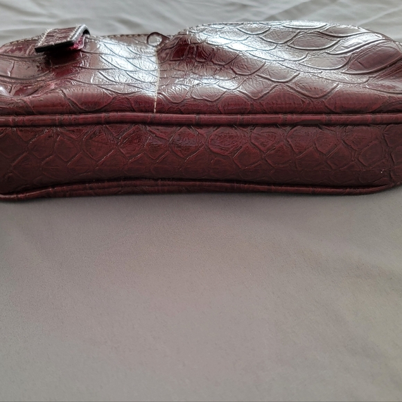 Vintage Croc Embossed Vinyl Clutch - Picture 6 of 9